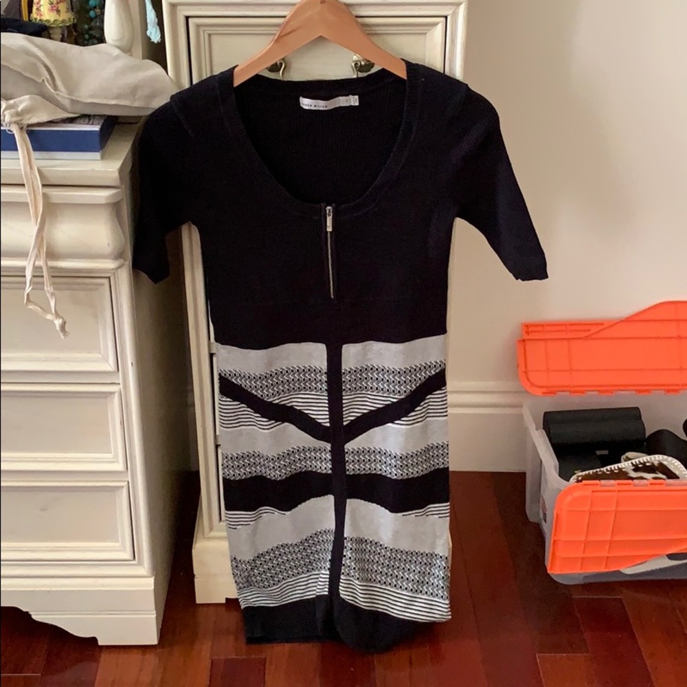 Karen Millen size 2 (European). Equals US 8-10